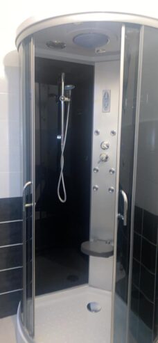 Affittasi camera con bagno privato