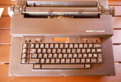 Vendo macchina da scrivere Olivetti Compact ET 60