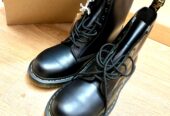 Dr. Martens nera uomo