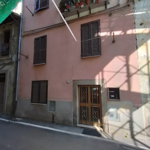 Casa su due piani