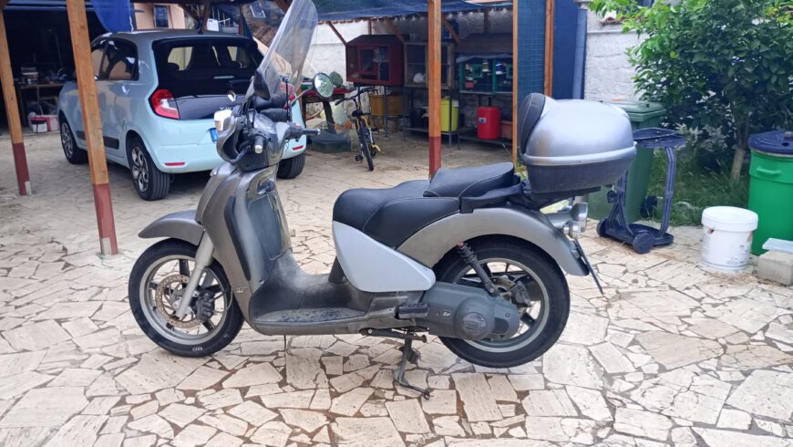 Vendo Scooter Aprilia Scarabeo 250