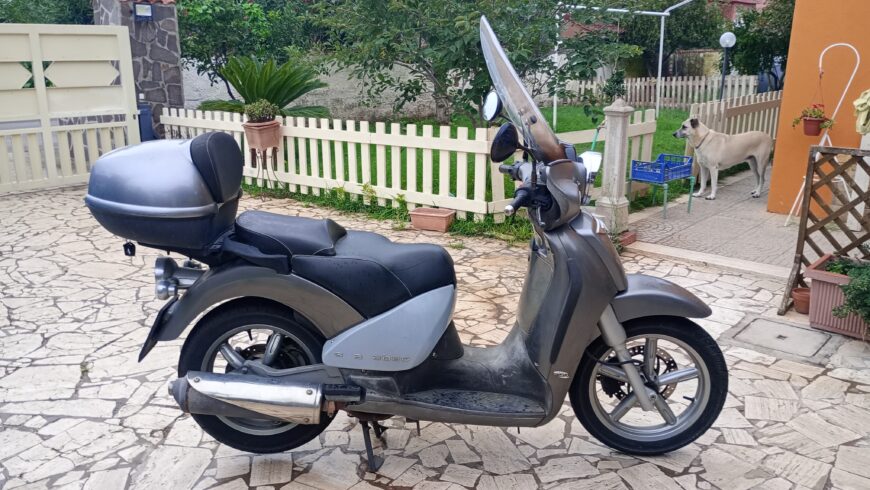 Vendo Scooter Aprilia Scarabeo 250