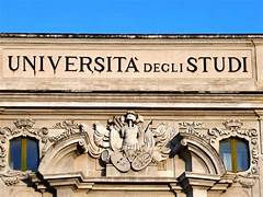 STESURA TESI AIUTO UNIVERSITARIO